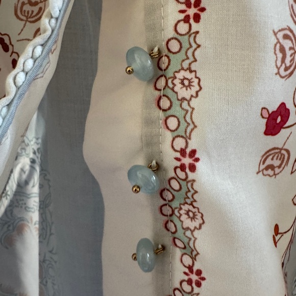 Designer-style Daylight Blouse and Shorts Set - Light Blue and Cream - Picture 5 of 16